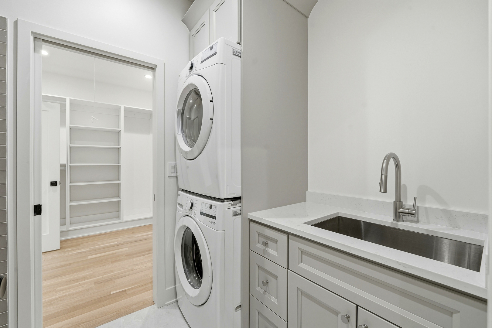 944 Rosemary Terrace, Deerfield, IL 60015