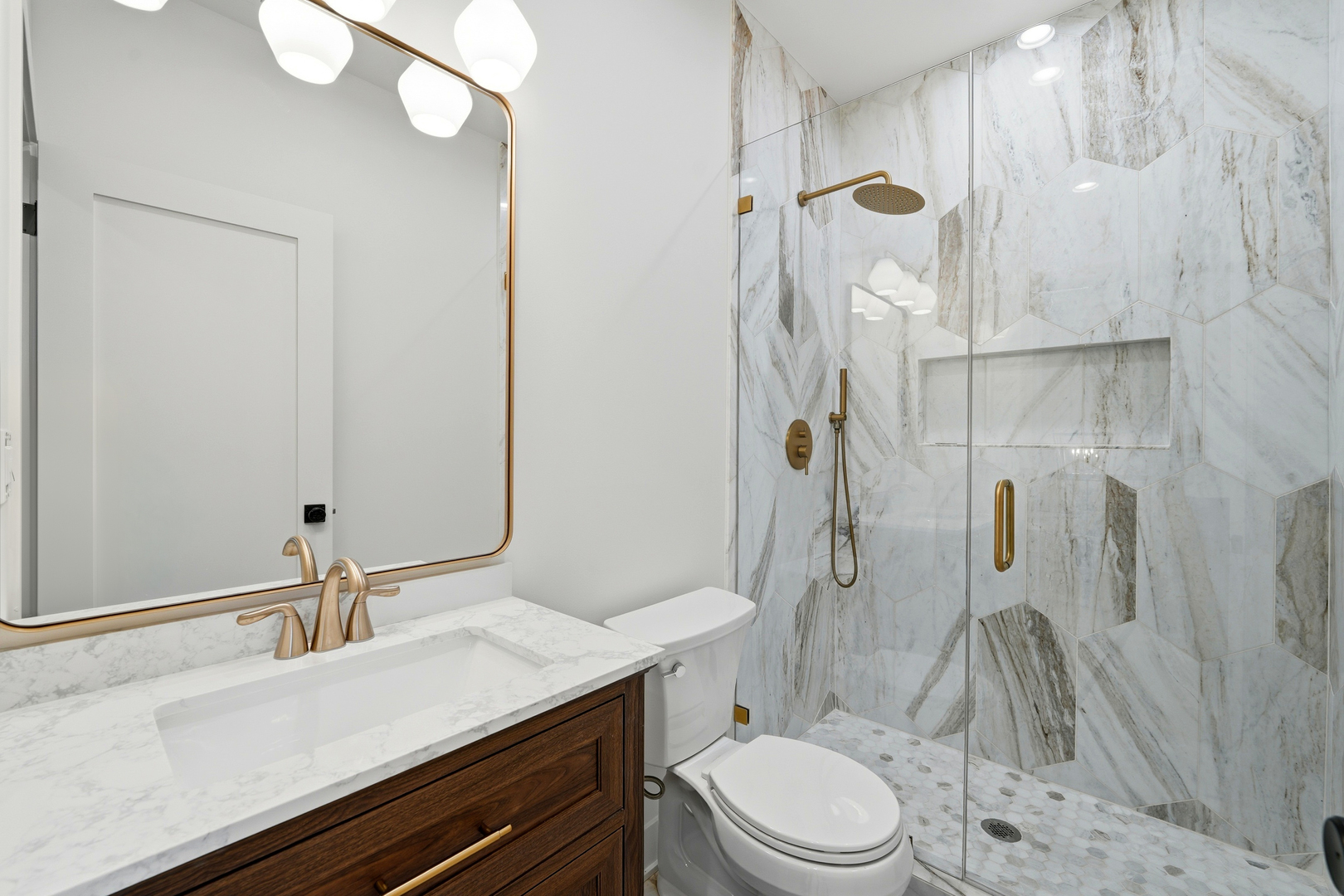 944 Rosemary Terrace, Deerfield, IL 60015