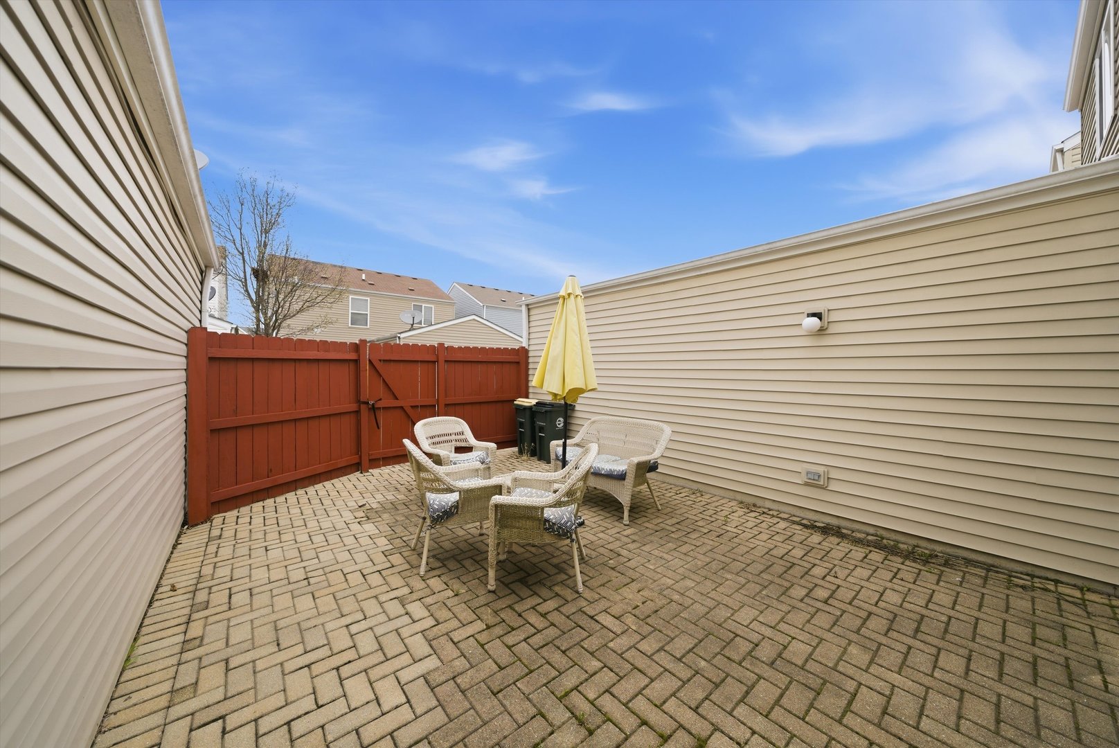 1615 Victoria Park Circle, Aurora, IL 60504