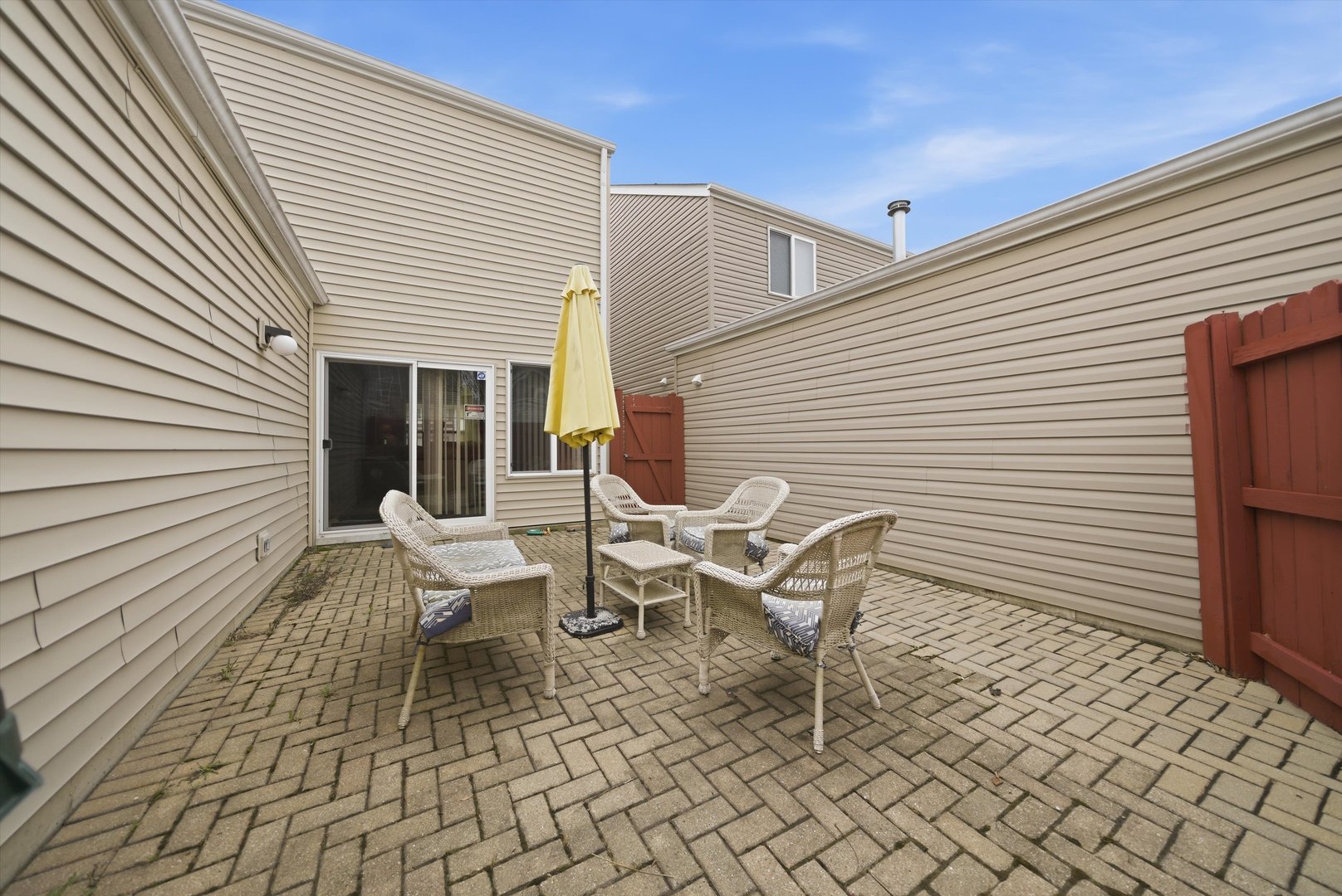 1615 Victoria Park Circle, Aurora, IL 60504