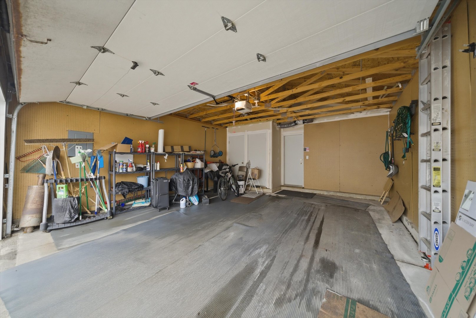 1615 Victoria Park Circle, Aurora, IL 60504