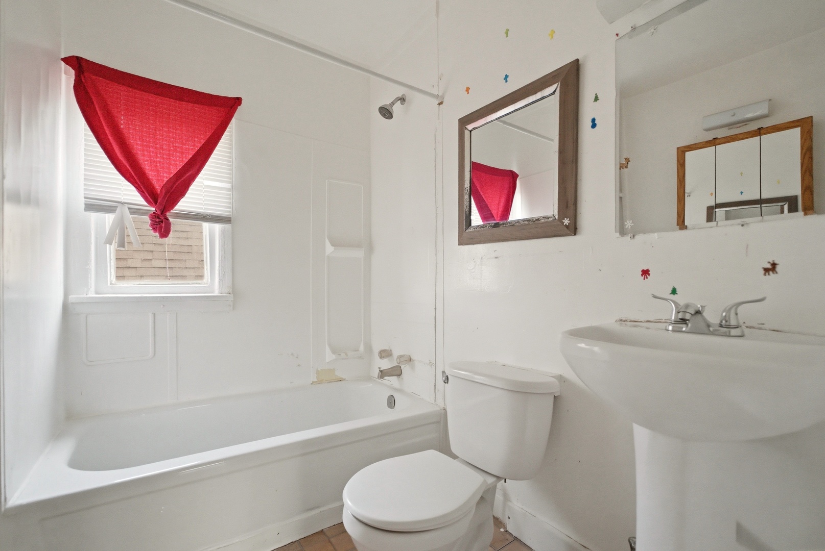 15644 Emerald Avenue, Harvey, IL 60426