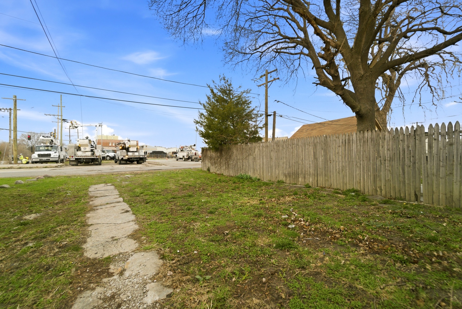 15644 Emerald Avenue, Harvey, IL 60426