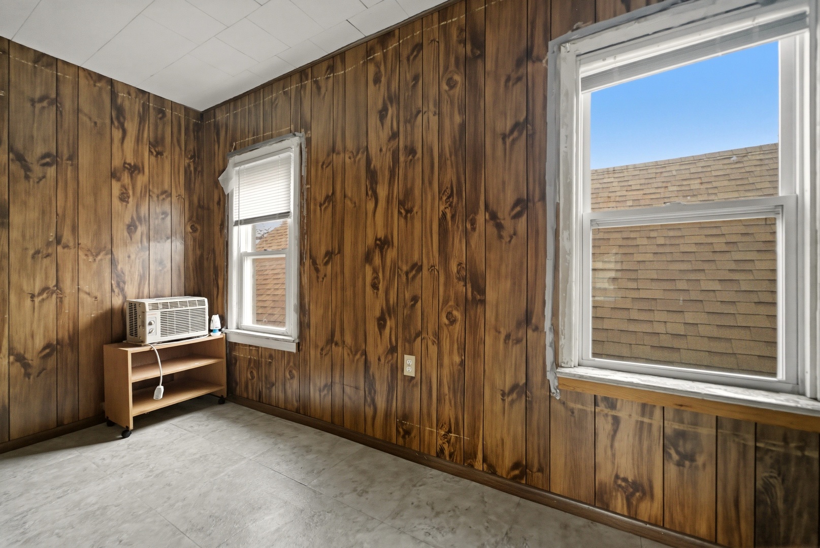 15644 Emerald Avenue, Harvey, IL 60426