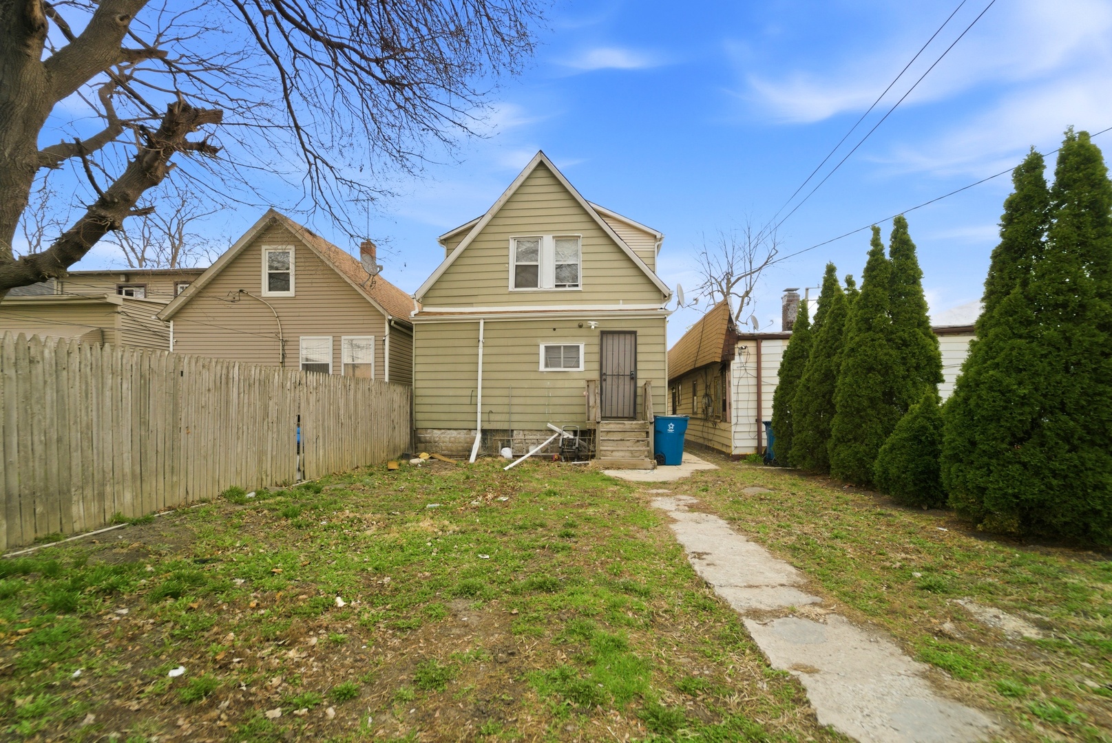 15644 Emerald Avenue, Harvey, IL 60426