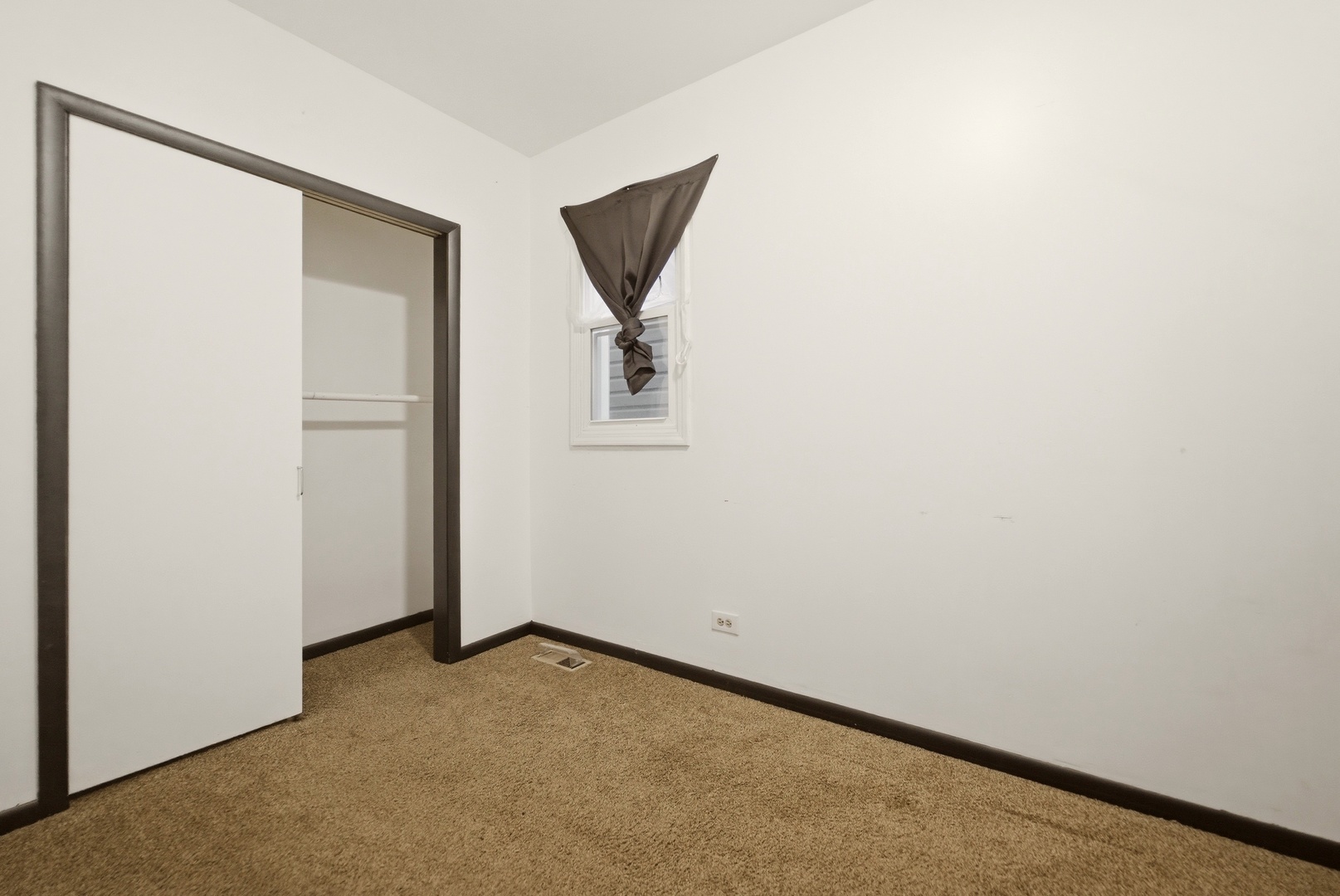 15644 Emerald Avenue, Harvey, IL 60426