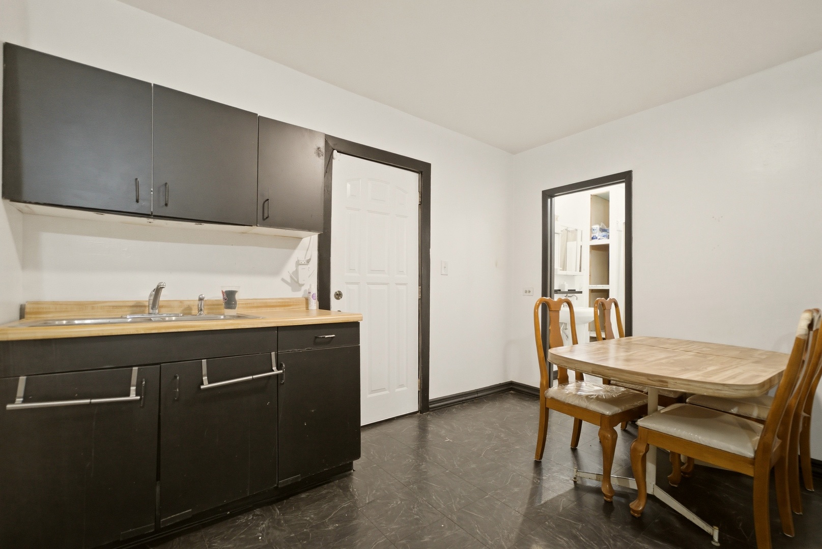 15644 Emerald Avenue, Harvey, IL 60426