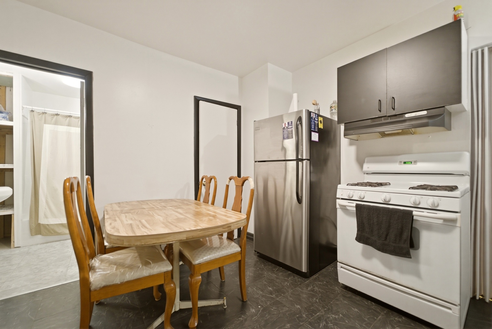 15644 Emerald Avenue, Harvey, IL 60426