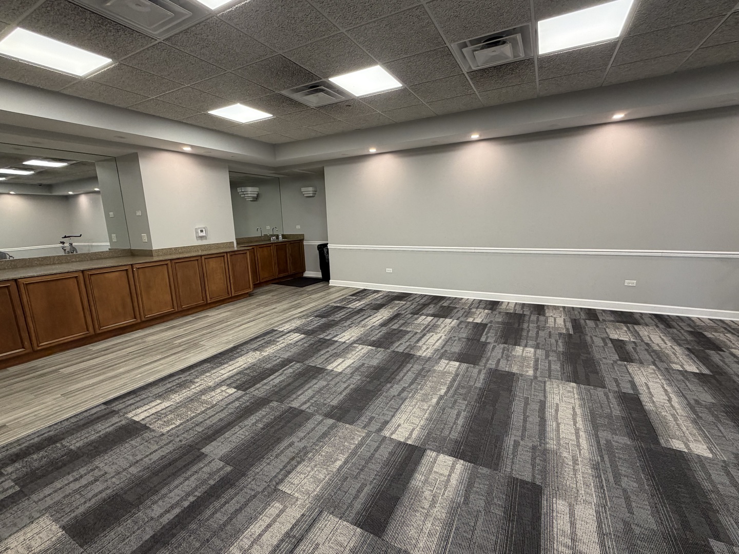 8340 Callie Avenue #402, Morton Grove, IL 60053