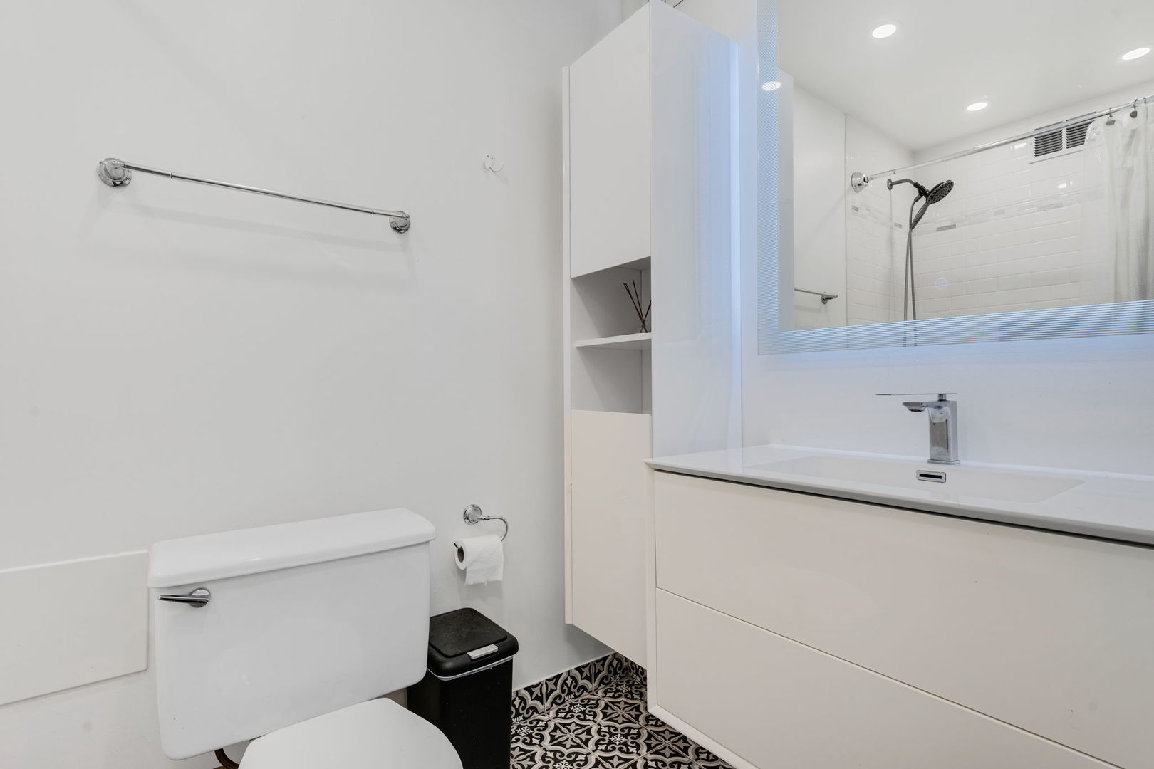 9820 S Pulaski Road #315, Oak Lawn, IL 60453