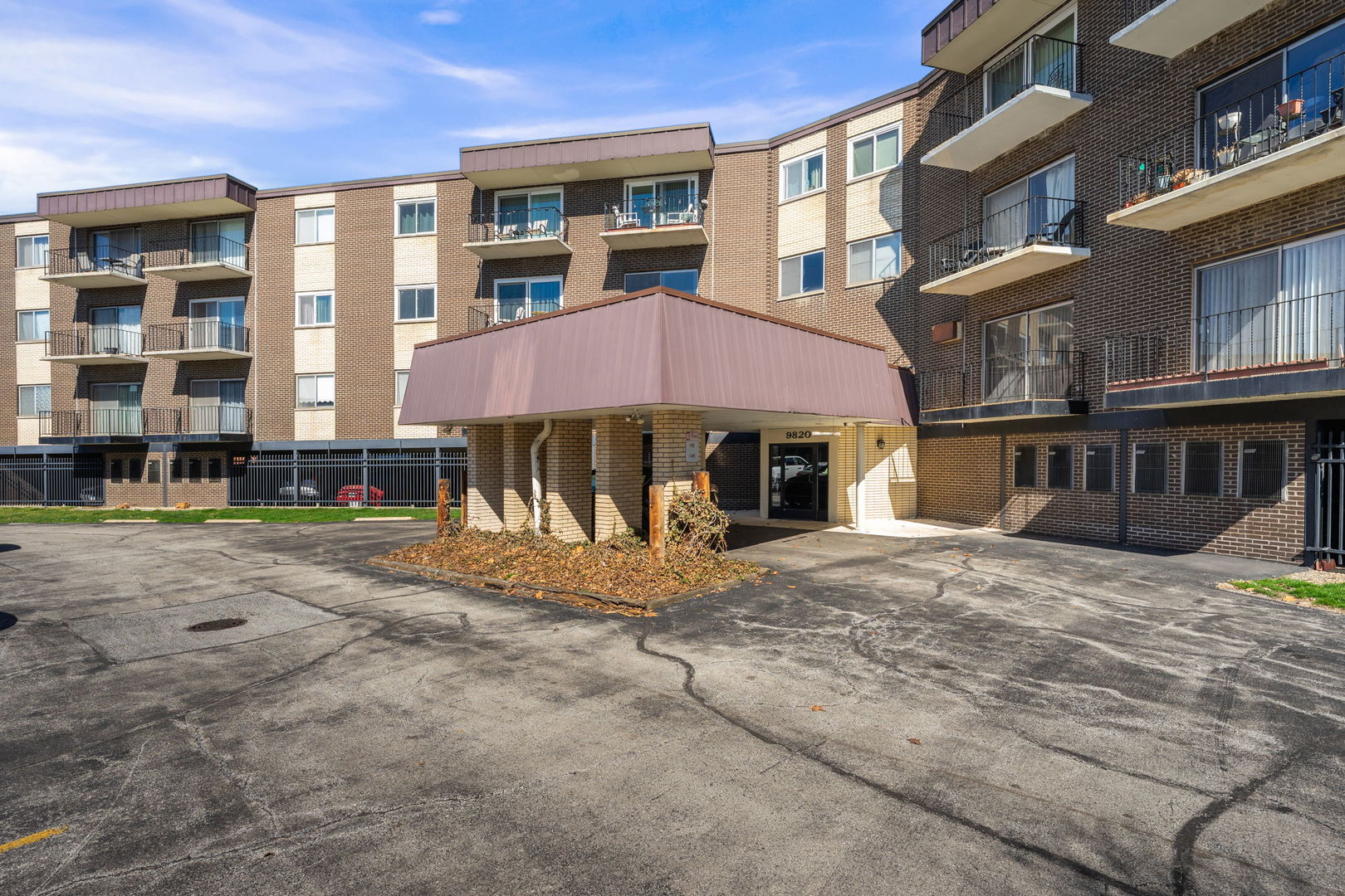 9820 S Pulaski Road #315, Oak Lawn, IL 60453