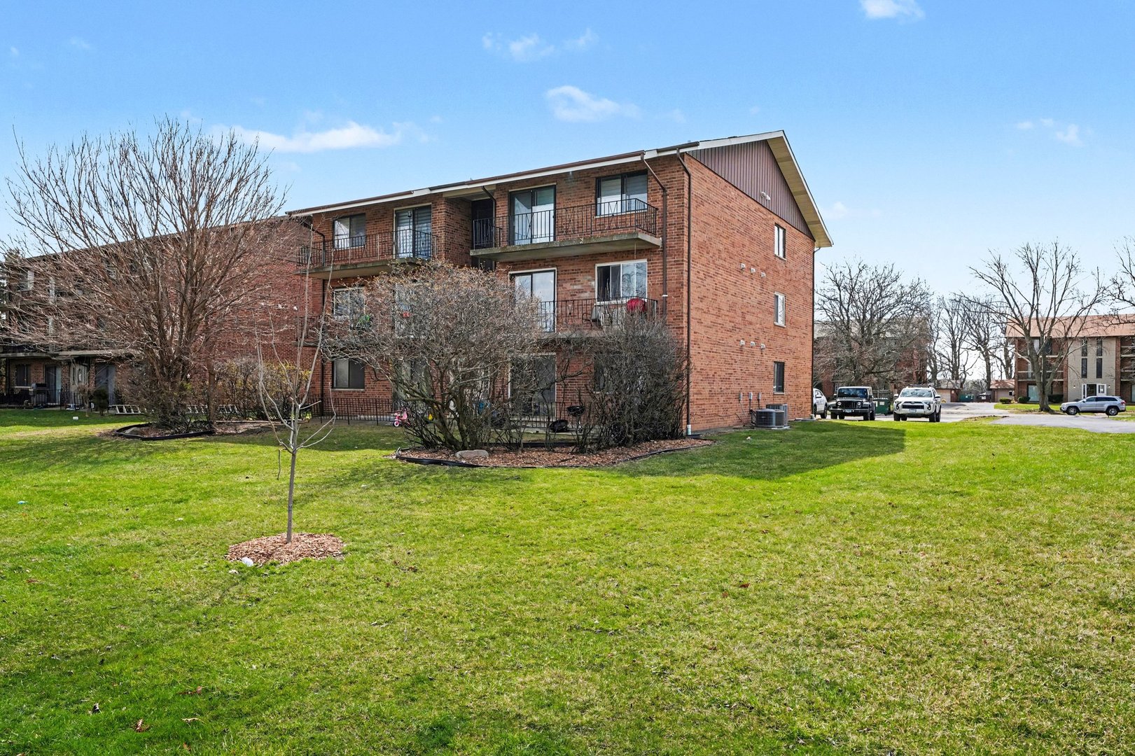 9826 Treetop Drive #2W, Orland Park, IL 60462