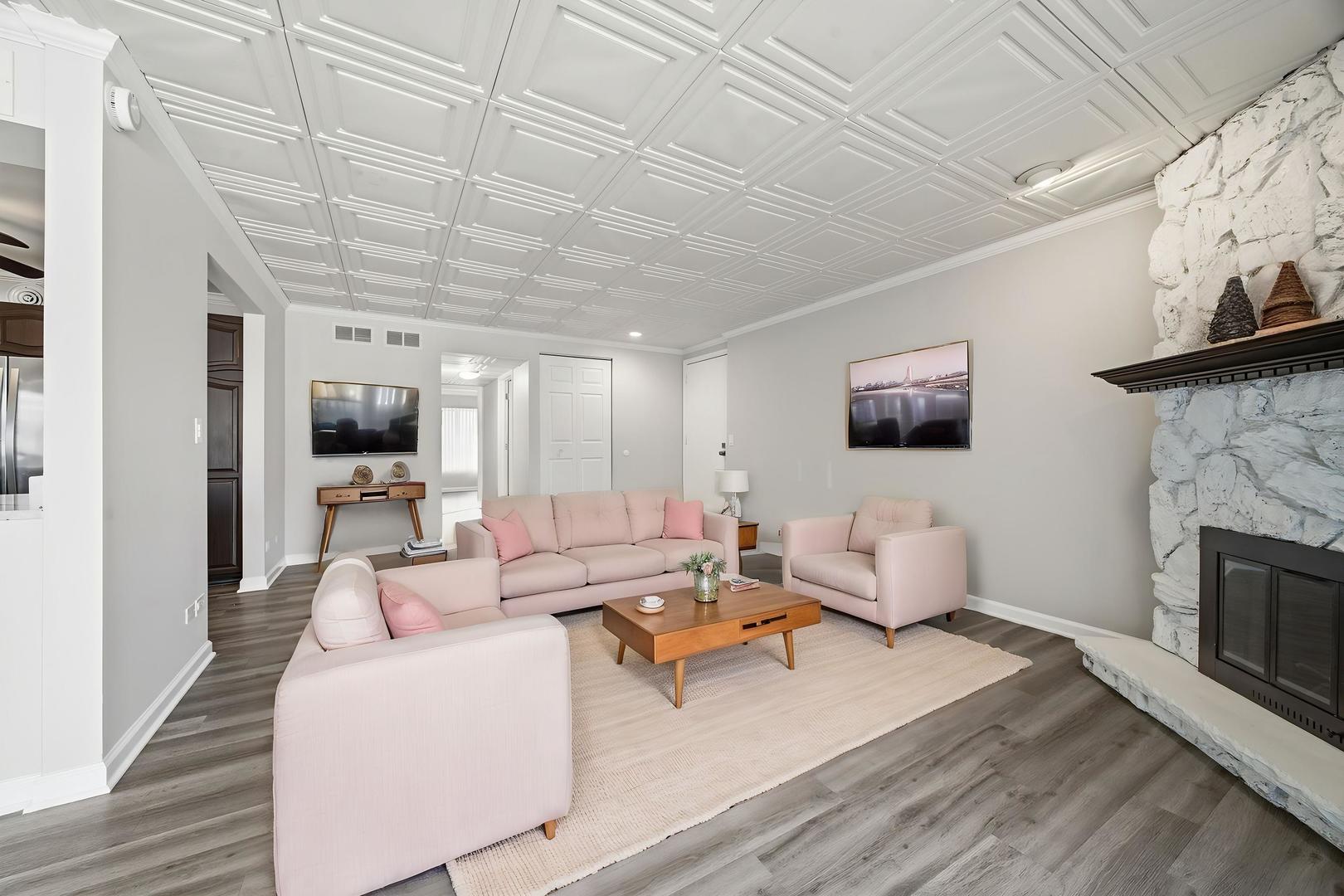 15700 86th Avenue #104, Orland Park, IL 60462