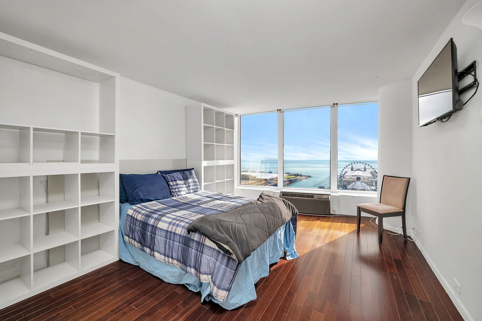 505 N Lake Shore Drive #2404, Chicago, IL 60611
