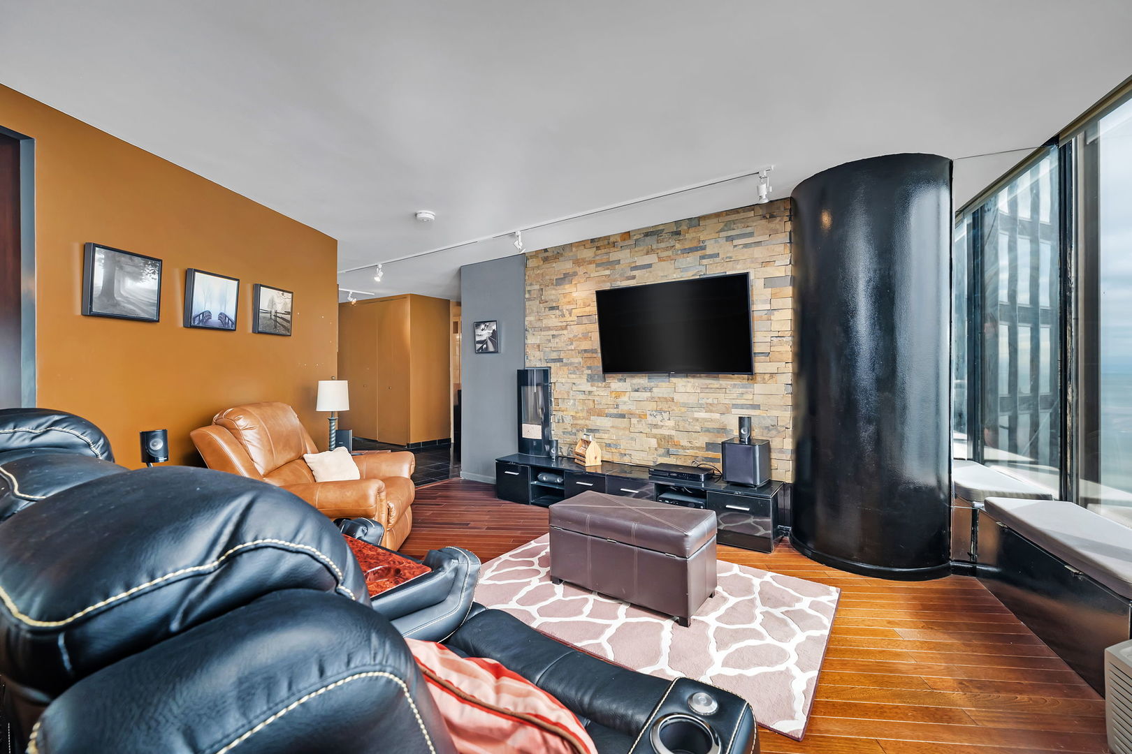 505 N Lake Shore Drive #2404, Chicago, IL 60611