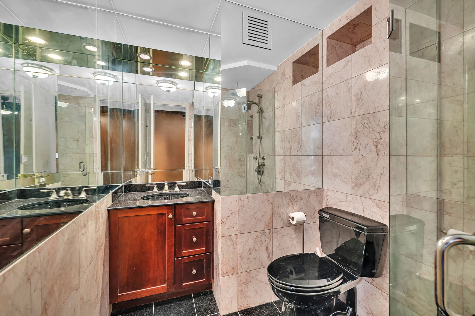 505 N Lake Shore Drive #2404, Chicago, IL 60611