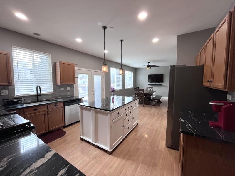 2409 Geneva Lane, Montgomery, IL 60538