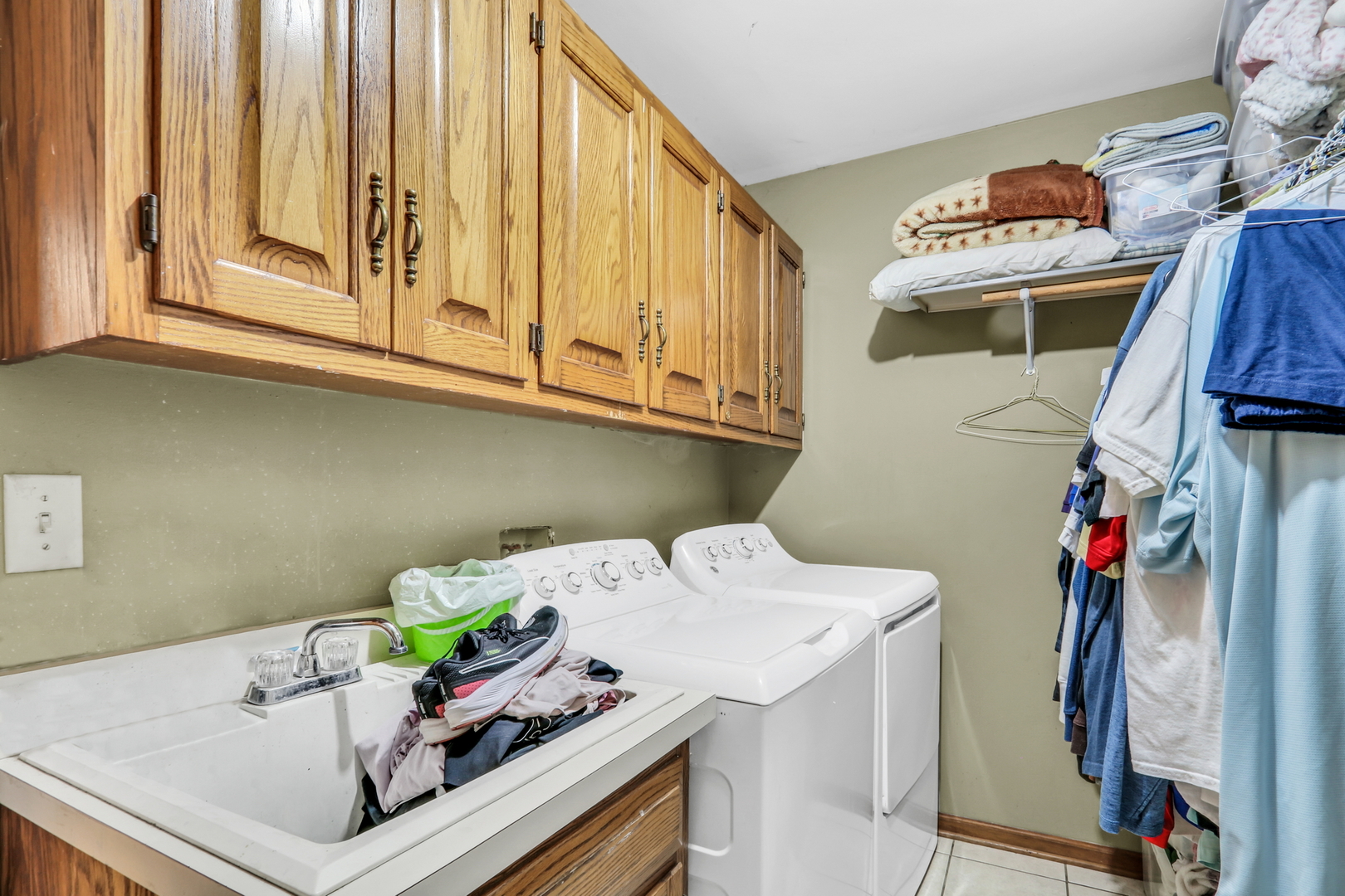 3947 Blackstone Avenue, Gurnee, IL 60031