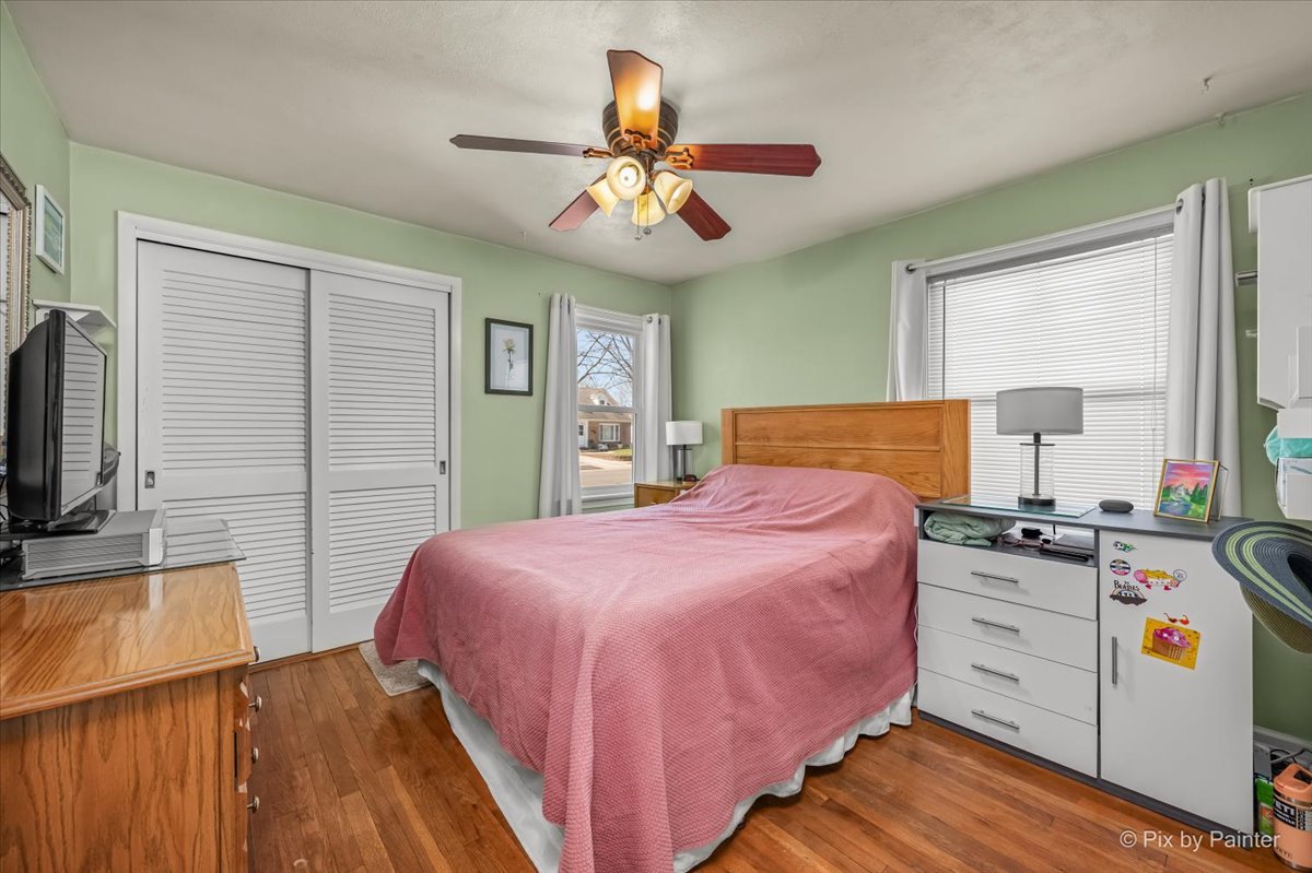 227 N Elmwood Avenue, Waukegan, IL 60085