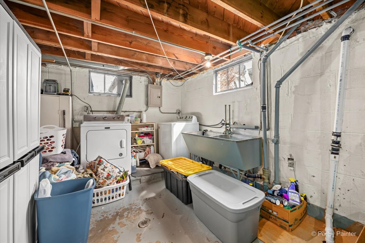 227 N Elmwood Avenue, Waukegan, IL 60085