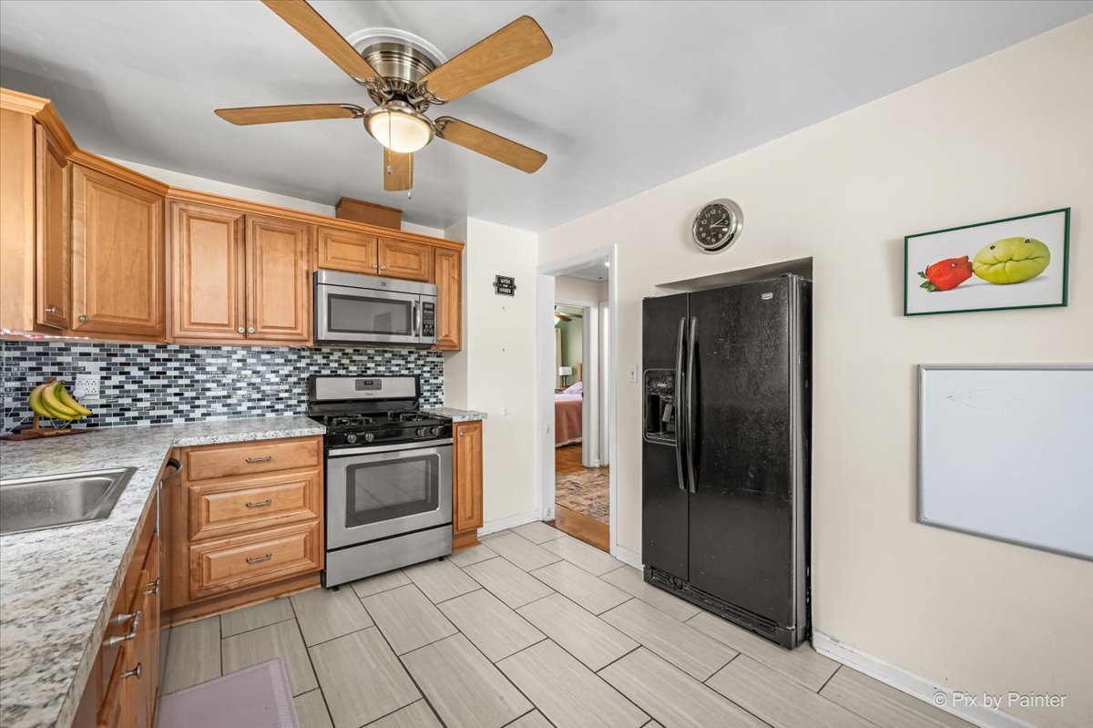 227 N Elmwood Avenue, Waukegan, IL 60085