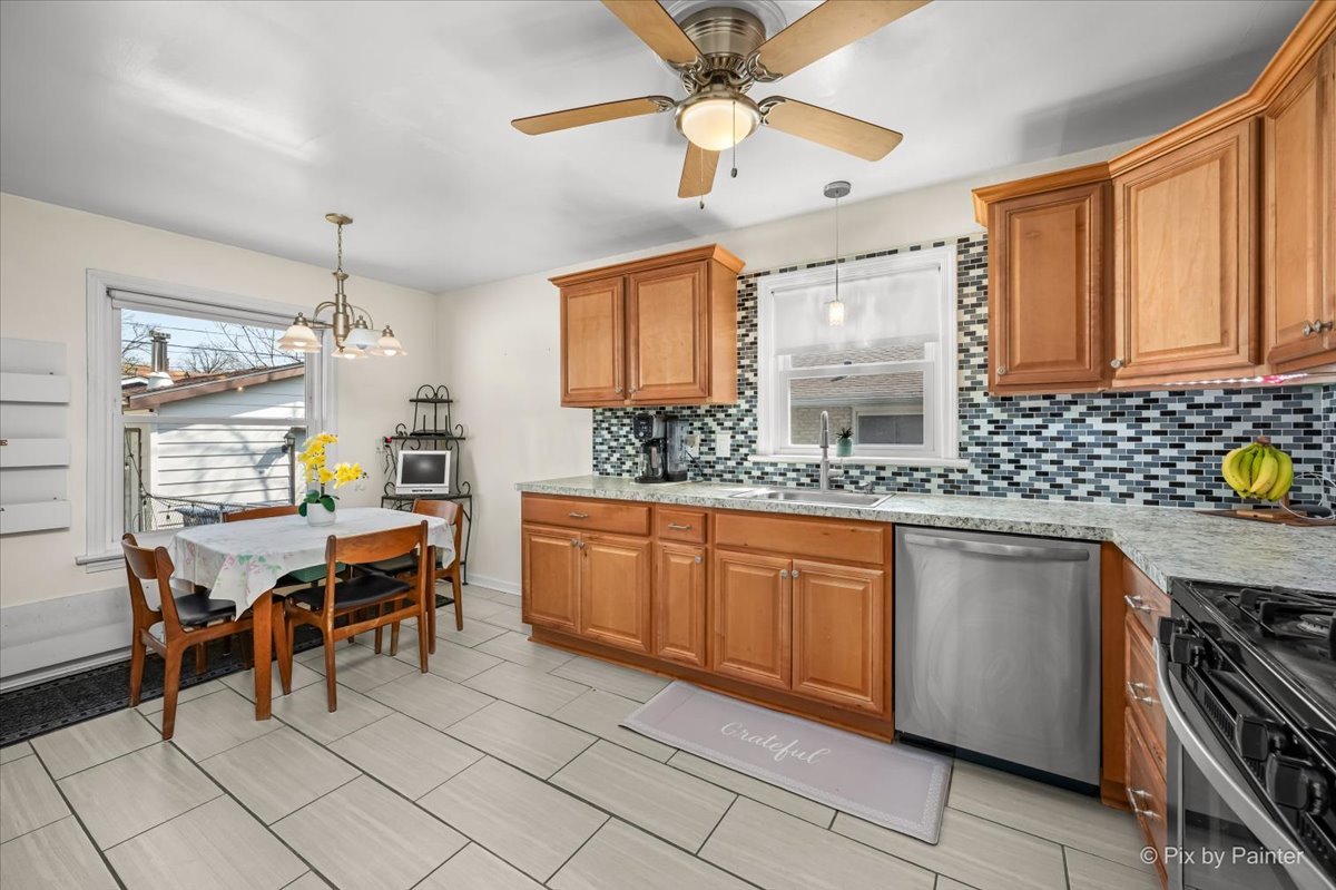 227 N Elmwood Avenue, Waukegan, IL 60085