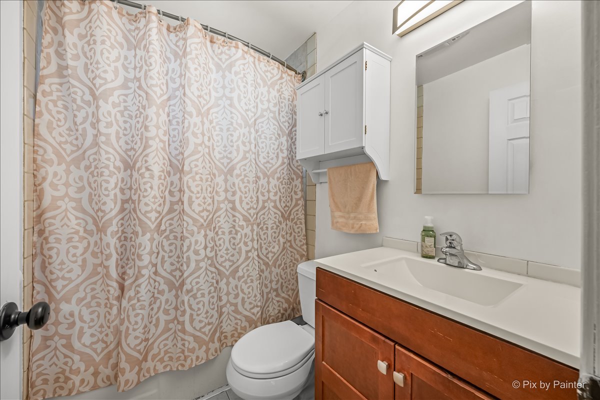 227 N Elmwood Avenue, Waukegan, IL 60085