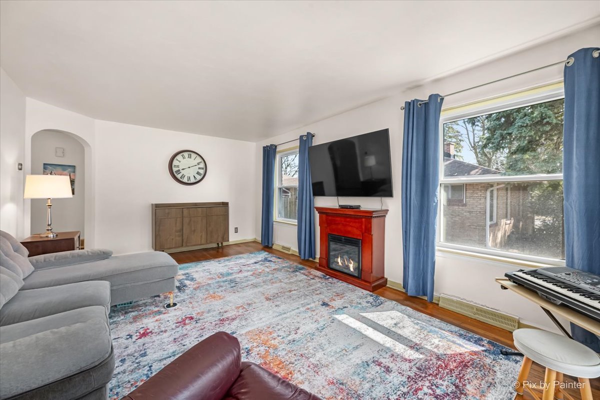 227 N Elmwood Avenue, Waukegan, IL 60085