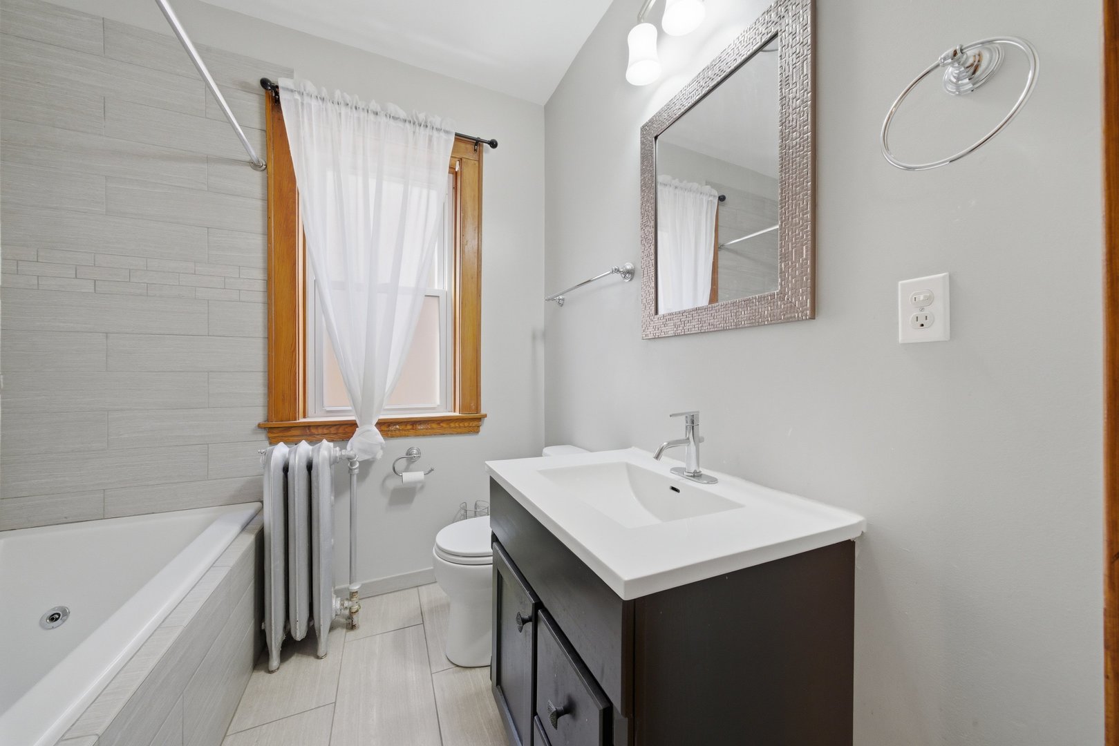 5418 W School Street, Chicago, IL 60641