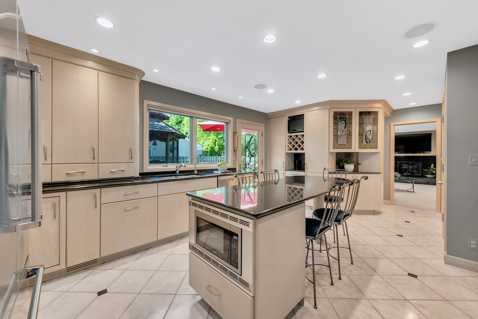 1378 Colonial Square, Wheaton, IL 60189