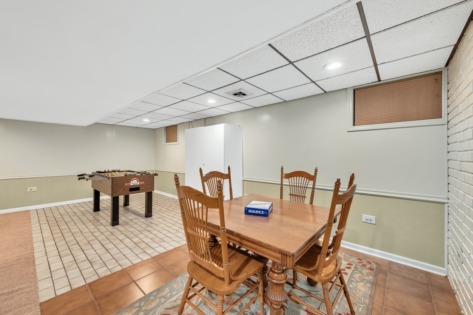 1378 Colonial Square, Wheaton, IL 60189