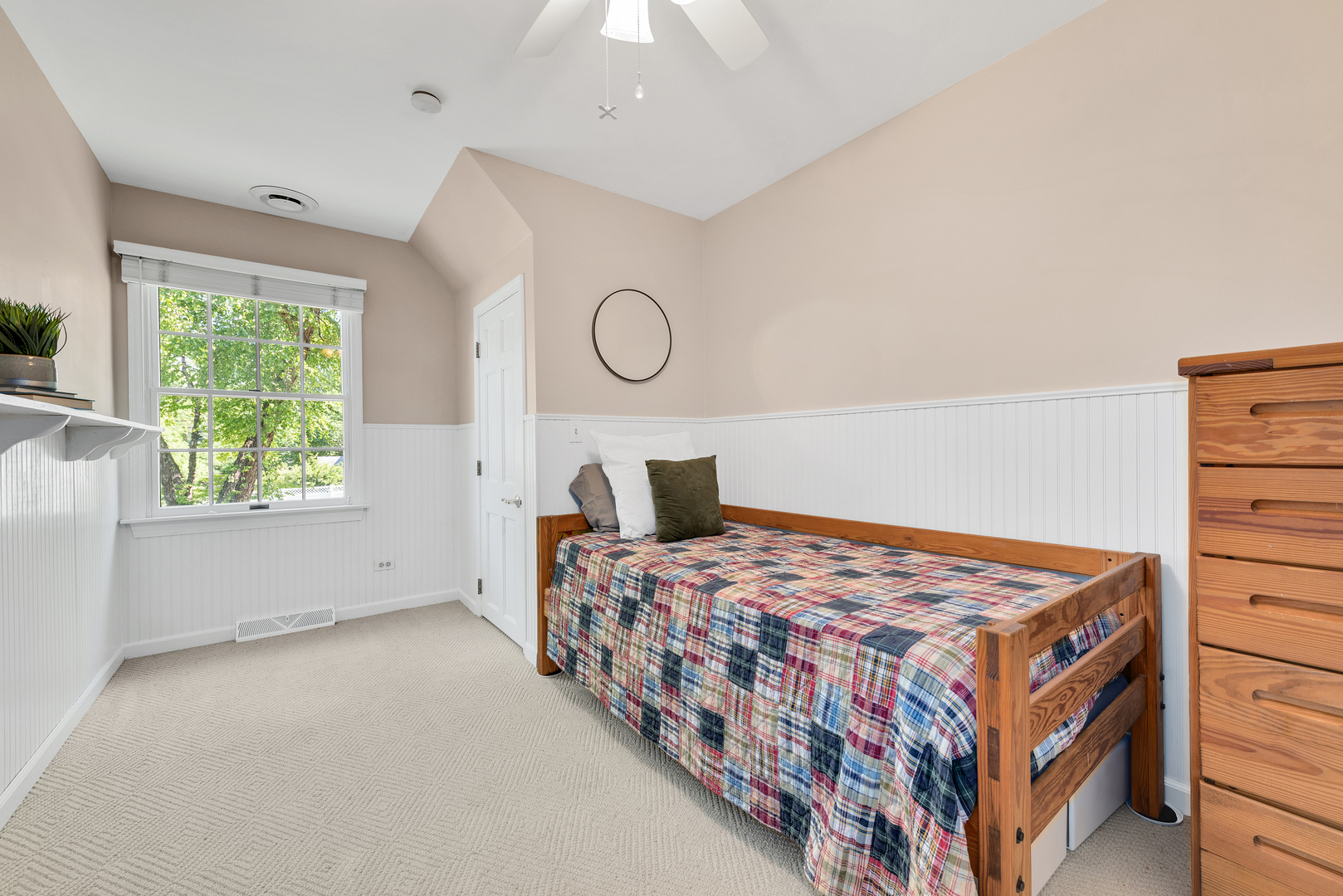 1378 Colonial Square, Wheaton, IL 60189