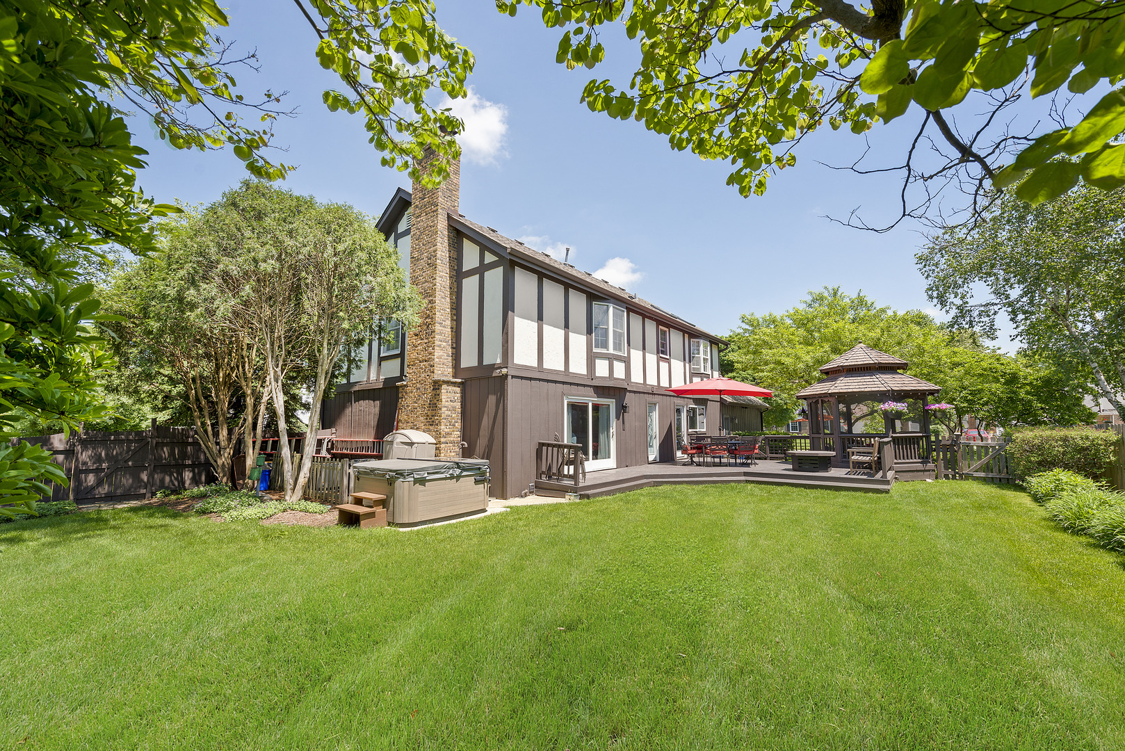 1378 Colonial Square, Wheaton, IL 60189