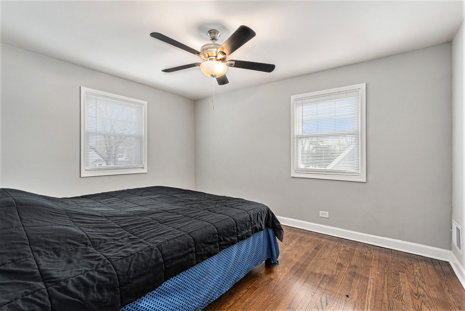 2316 S 10th Avenue, Broadview, IL 60155