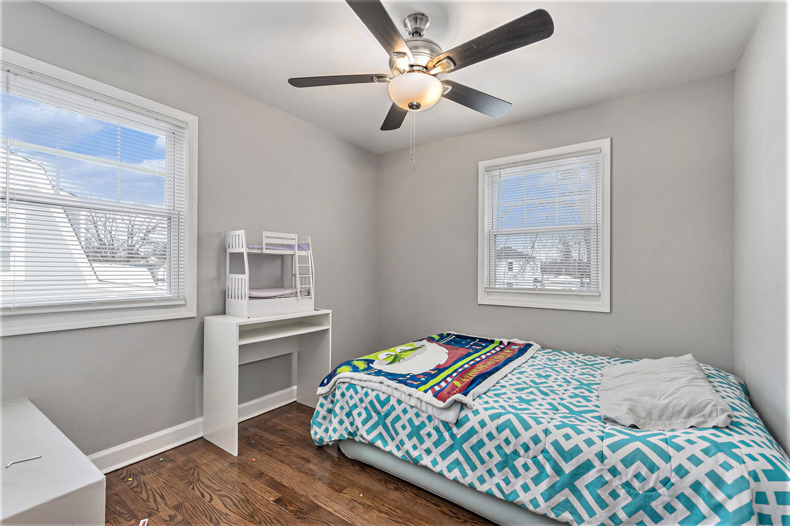 2316 S 10th Avenue, Broadview, IL 60155