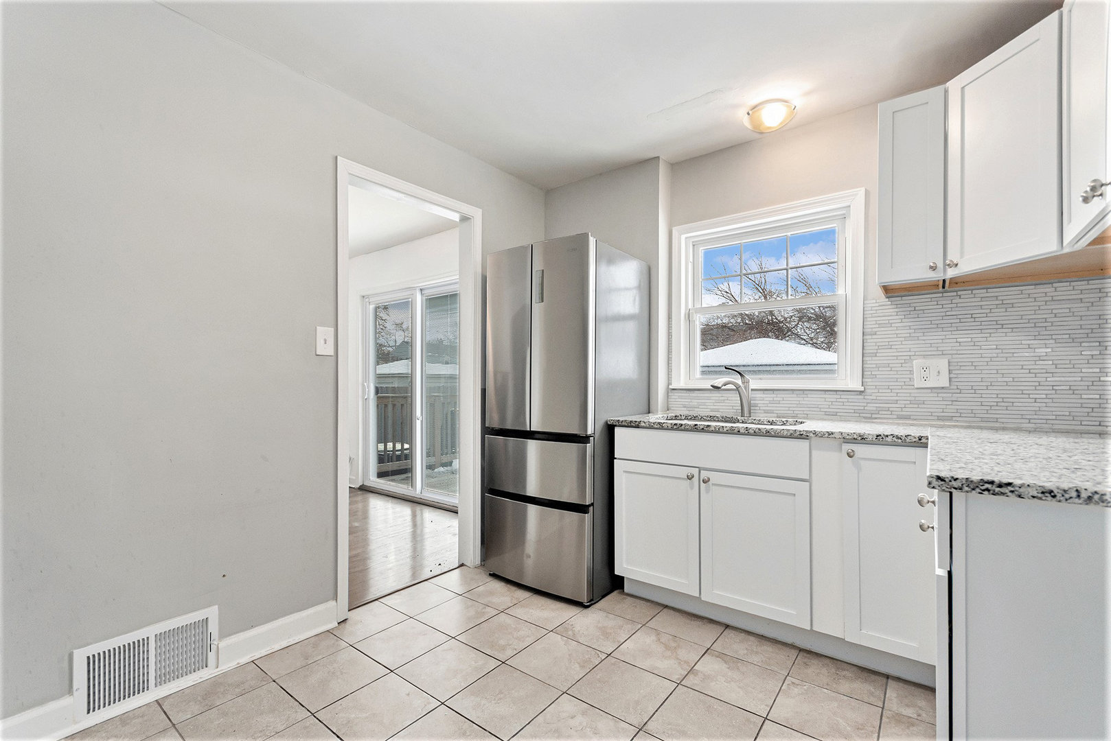 2316 S 10th Avenue, Broadview, IL 60155