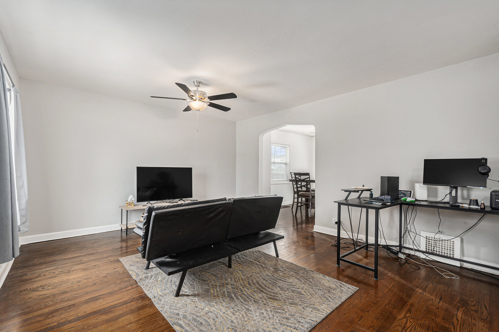 2316 S 10th Avenue, Broadview, IL 60155