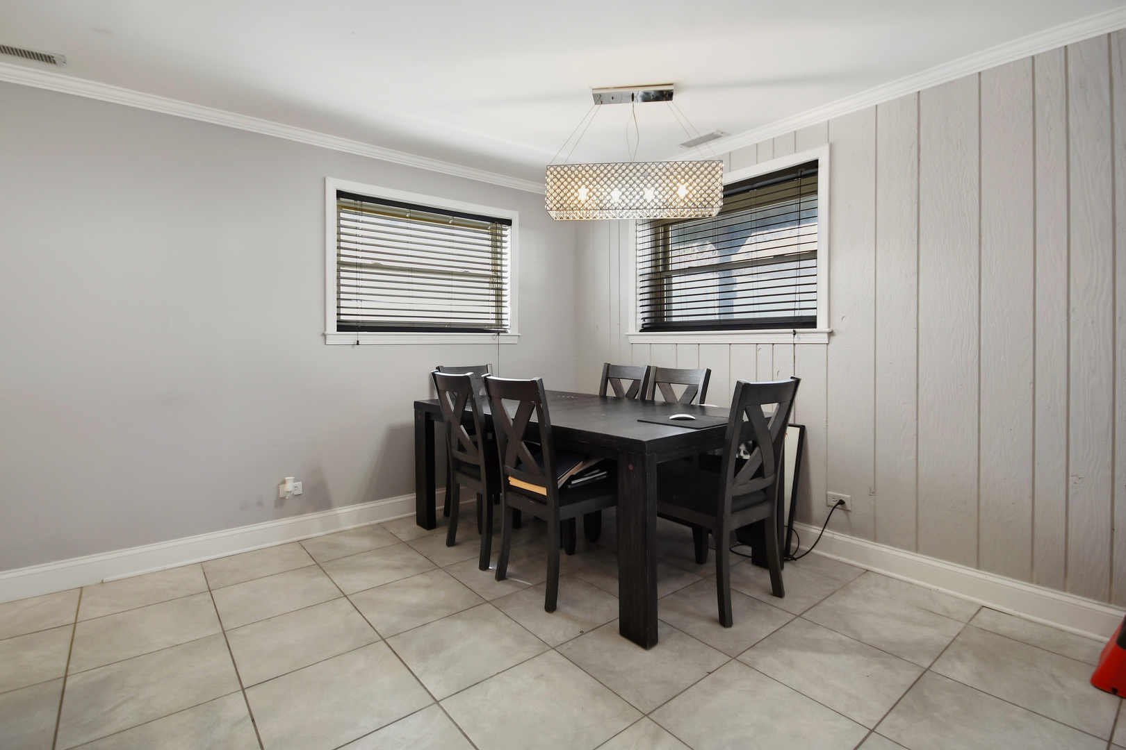 230 Millford Lane, Bloomingdale, IL 60108