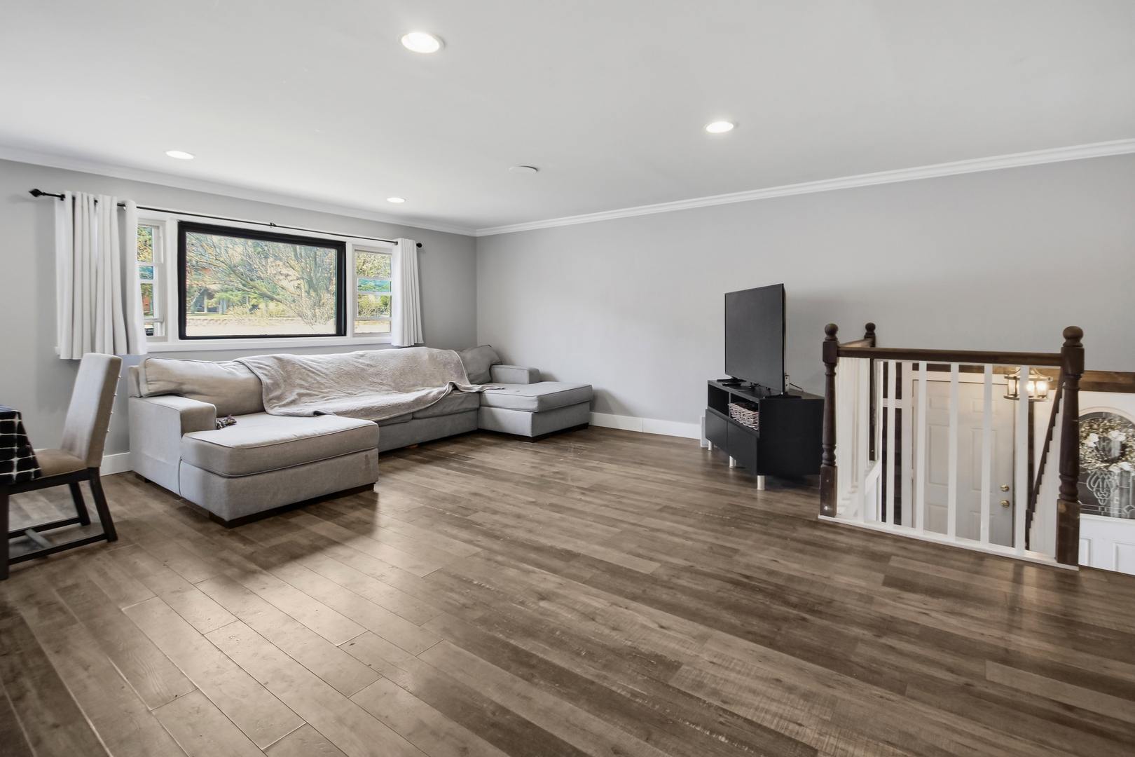 230 Millford Lane, Bloomingdale, IL 60108