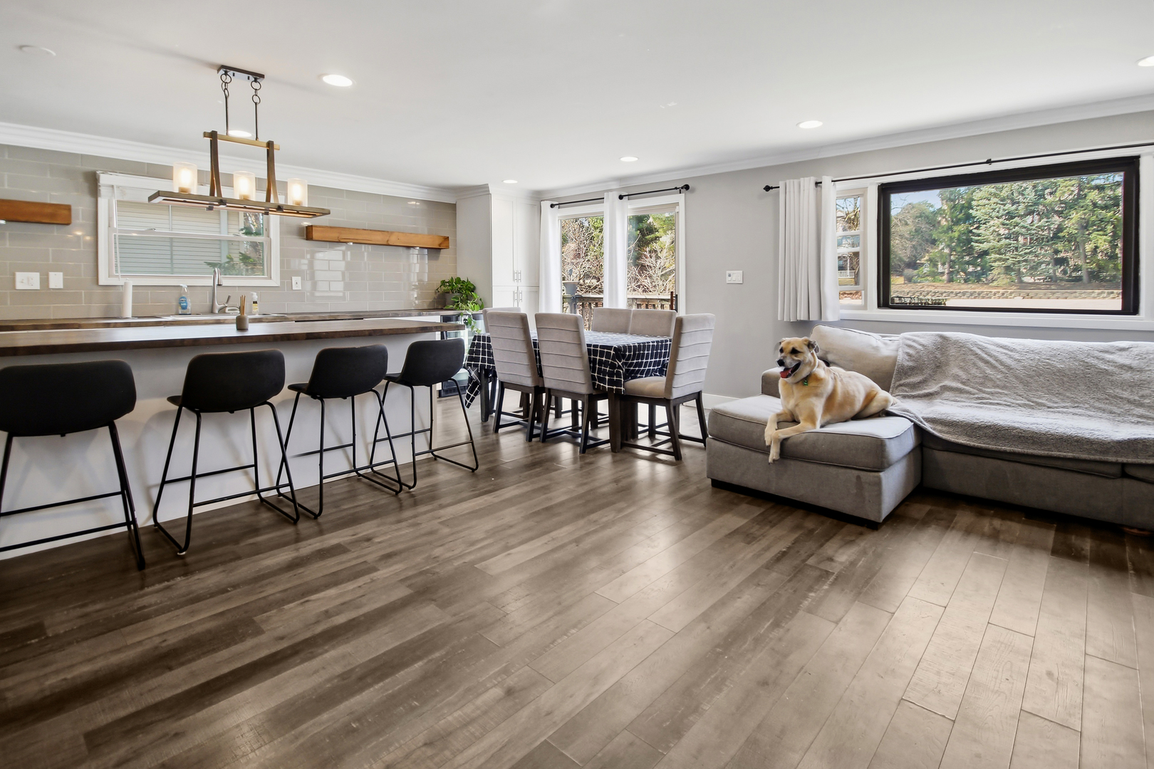 230 Millford Lane, Bloomingdale, IL 60108