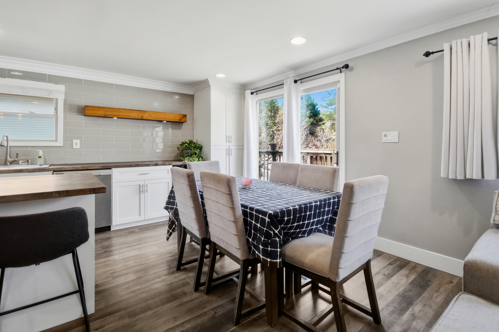 230 Millford Lane, Bloomingdale, IL 60108