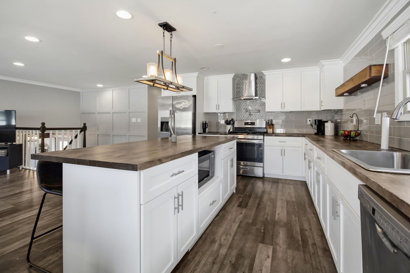 230 Millford Lane, Bloomingdale, IL 60108