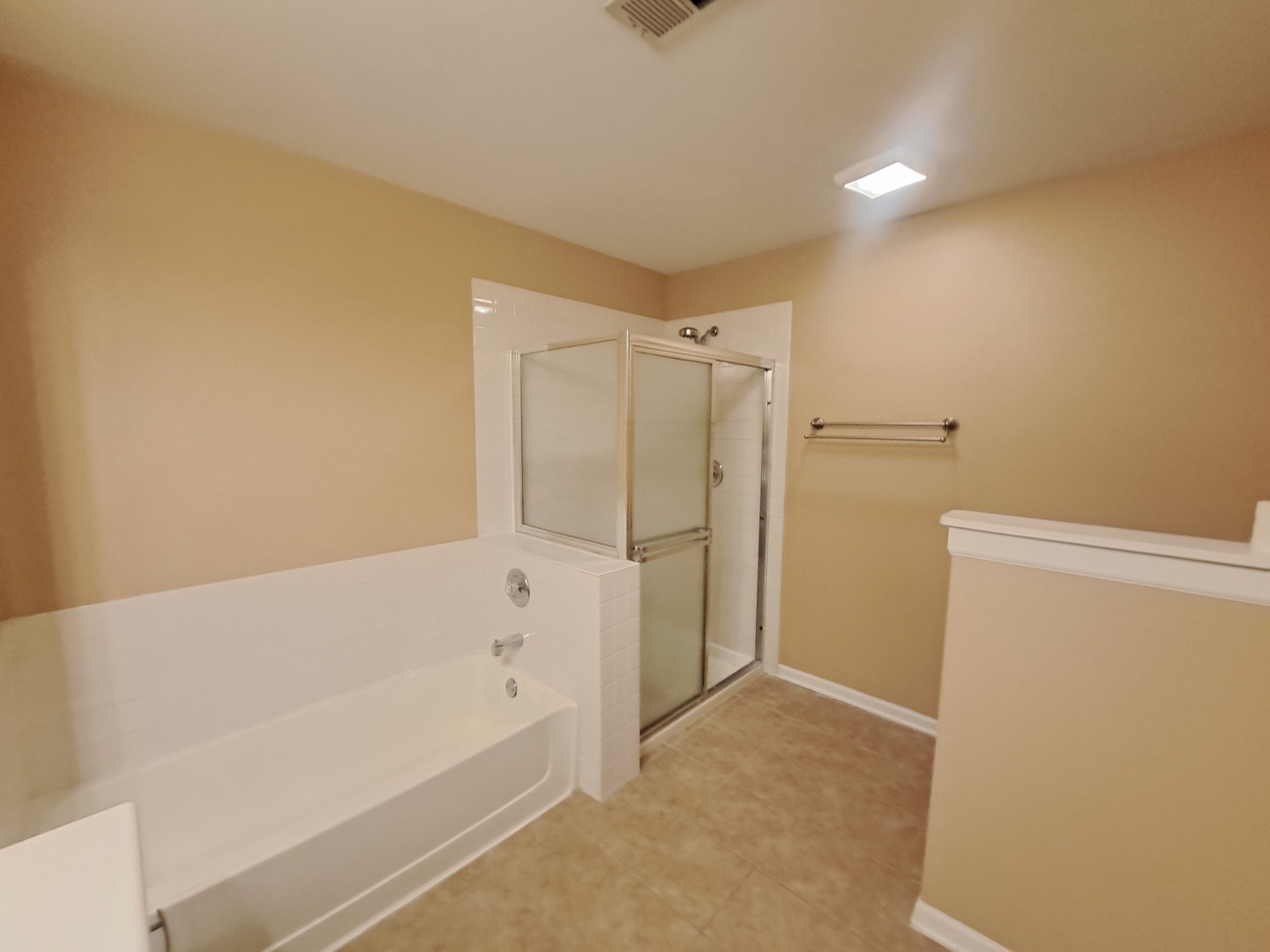 2940 Heatherwood Drive #2940, Schaumburg, IL 60194