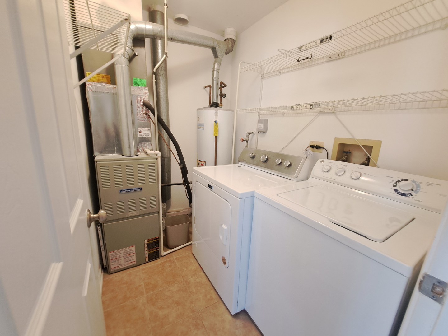 2940 Heatherwood Drive #2940, Schaumburg, IL 60194