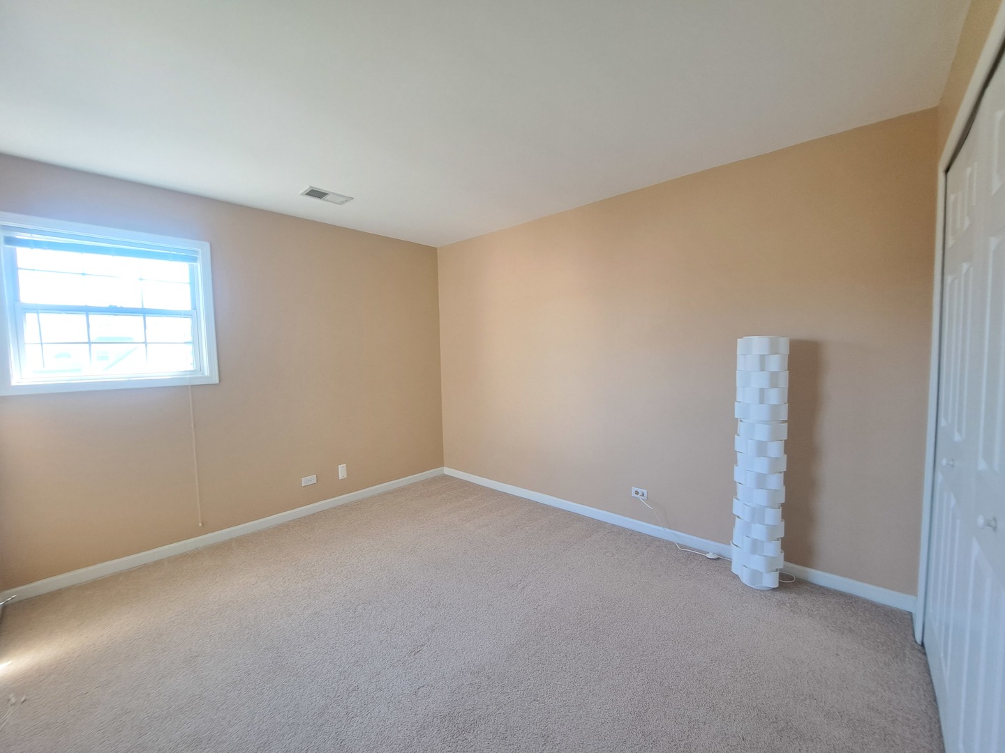 2940 Heatherwood Drive #2940, Schaumburg, IL 60194