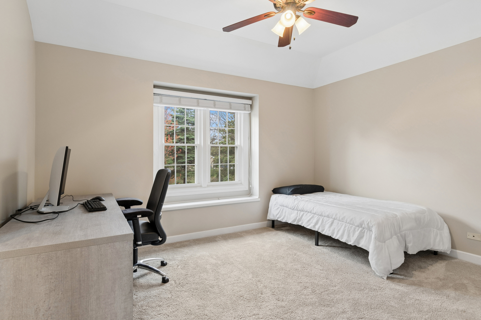 2321 Courtland Court, Aurora, IL 60502