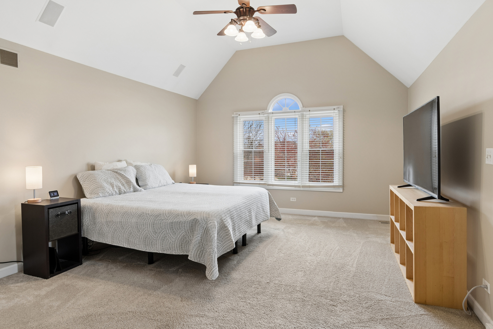 2321 Courtland Court, Aurora, IL 60502