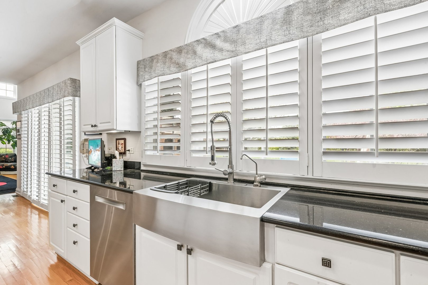 25246 N Abbey Glenn Drive, Hawthorn Woods, IL 60047