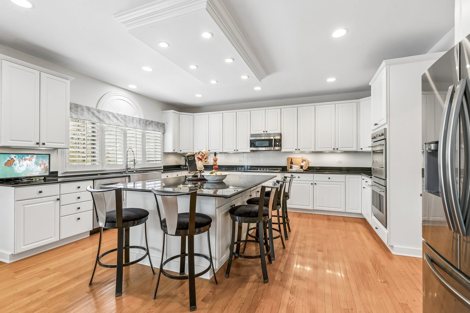 25246 N Abbey Glenn Drive, Hawthorn Woods, IL 60047