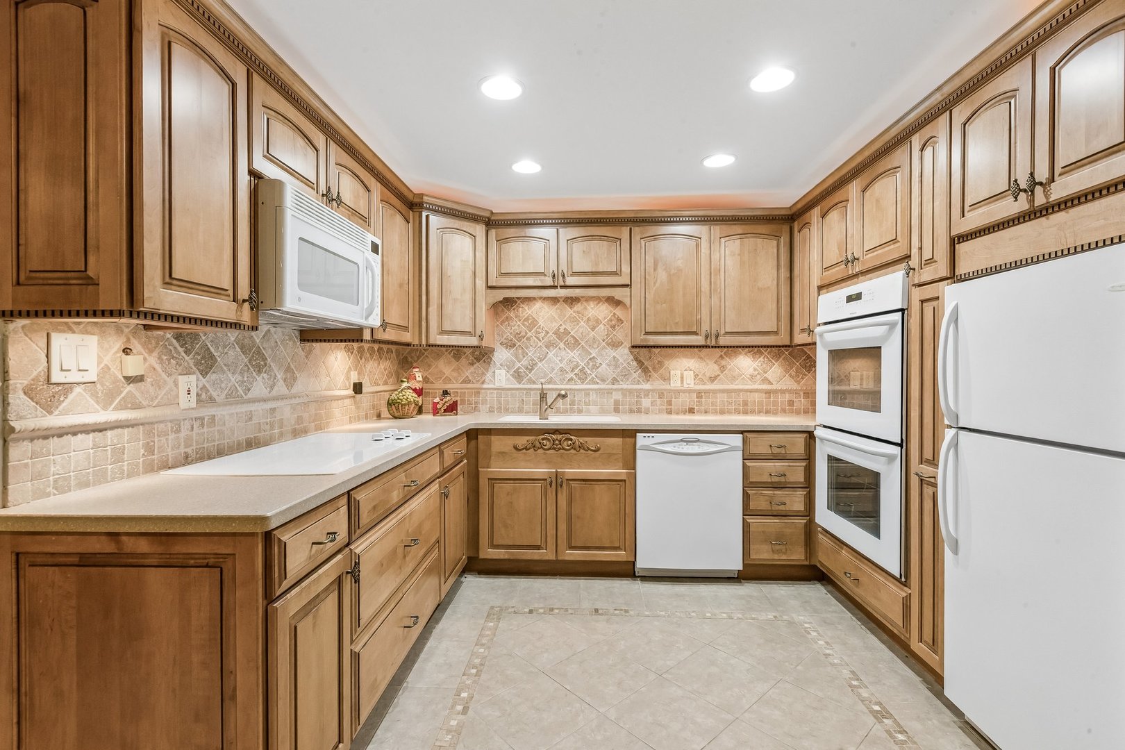 25246 N Abbey Glenn Drive, Hawthorn Woods, IL 60047